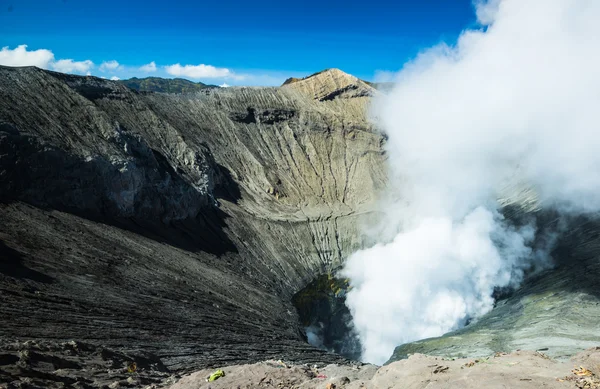 Cratera de Bromo vocalno, Java Oriental, Indonésia — Fotografia de Stock