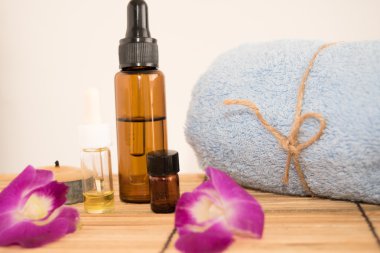 Spa öğeleri ve orkide. 