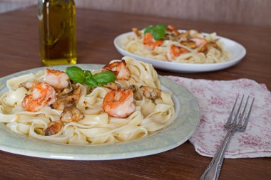 Spagetti sosu ve deniz ürünleri, Italyan Mutfagi