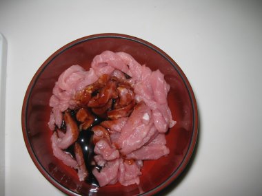 Soslu kızarmış domuz eti