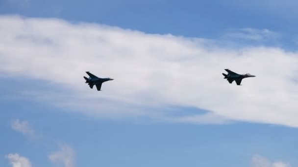 Fuerzas aéreas en el cielo — Vídeo de stock