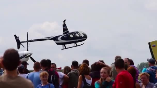 Helikopter Havacılık Fuarında gerçekleştirme — Stok video