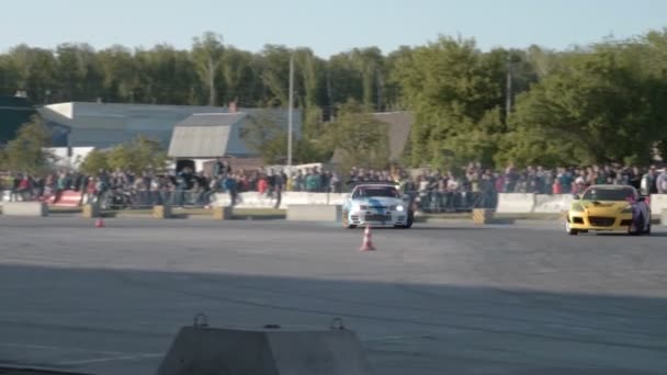 Ihopkopplad drift under tävling — Stockvideo