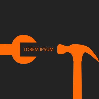 Siyah çekiç ile turuncu somun anahtarı