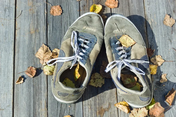 Eski yıpranmış Ayakkabı.