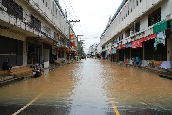 Nakhon Ratchasima Tayland Ekim 2020 Muson Yağmurları Deniz Gelgitleri Nüfusun — Stok fotoğraf