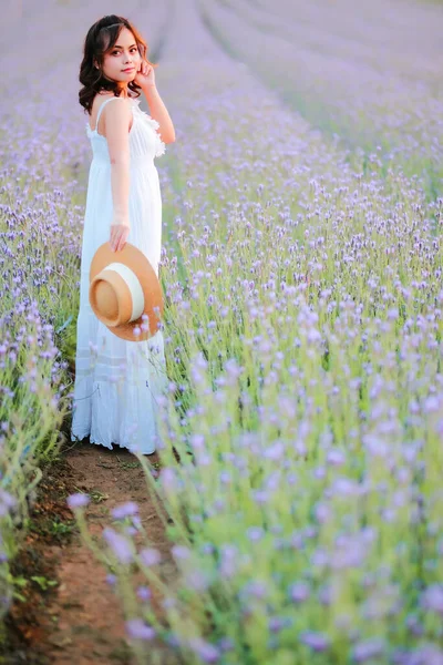 Blond Long Haired Woman Lavender Field Style Life Enjoying Journey — Stock Photo, Image