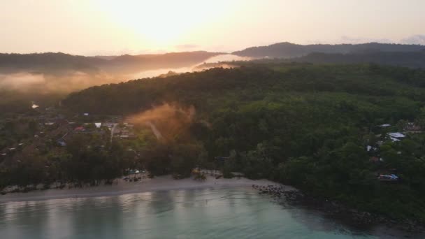 Luchtfoto Uitzicht Natuur Tropisch Paradijs Eiland Strand Enjoin Een Goede — Stockvideo