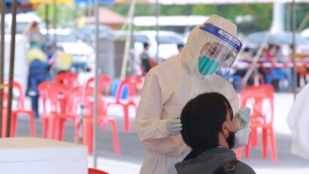 Nakhon Ratchasima Thailand Mai 2021 Technische Mitarbeiter Des Gesundheitswesens Sammeln — Stockvideo