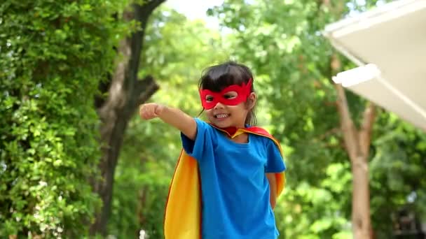 Concepto Del Día Tierra Una Linda Niña Alegría Infancia Tienen — Vídeos de Stock