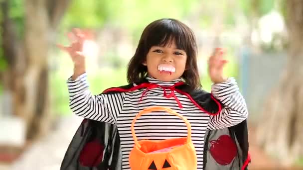 Halloween Semester Och Barndom Koncept Små Barn Sydöstra Asien Halloween — Stockvideo