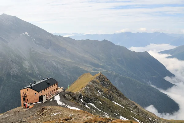 Cabaña de montaña en los Alpes austríacos —  Fotos de Stock