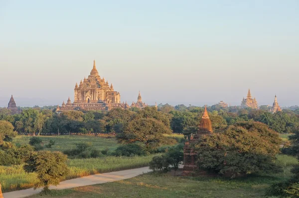 Htilominlo buddhistický chrám v Bagan, Myanmar — Stock fotografie