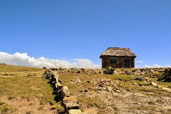 Firma Adobe rolnik Dom na wsi z Boliwii — Zdjęcie stockowe