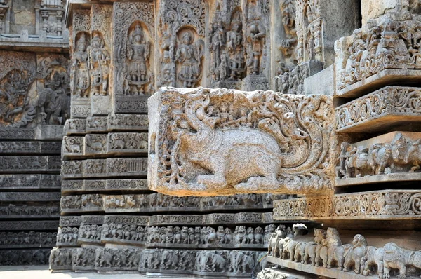 赫莱比德，印度 Hoysaleshwara 印度教寺庙 — 图库照片