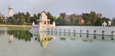 Rani Pokhari gölet landmark Katmandu, Nepal