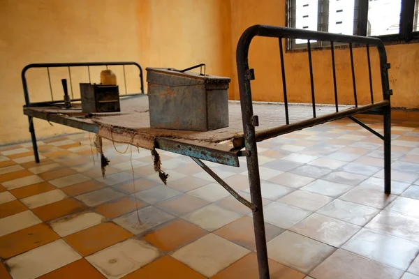 Res Khmer Torture Bed in Prison Cell — Stock Photo, Image