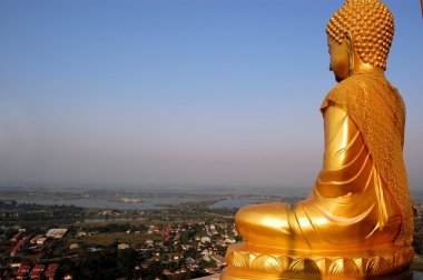 Altın Buddha bakan: Nakhon Sawan, Thailand