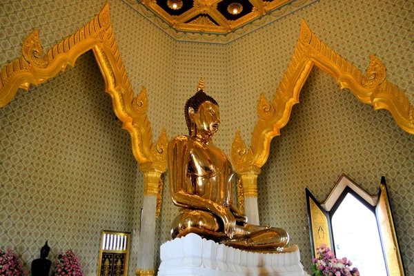 Buda Dorado en Wat Traimit, Chinatown, Bangkok — Foto de Stock