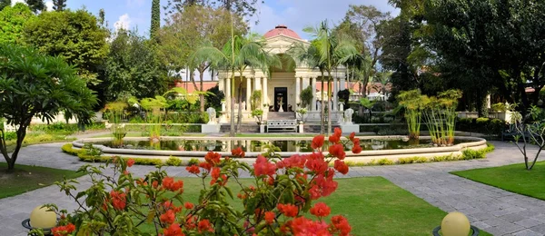 Drömmarnas trädgård. Kathmandu. Nepal — Stockfoto