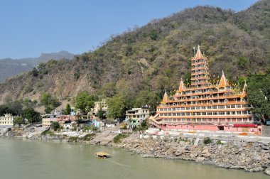 Tera Manzil titreme tapınak Rishikesh, Hindistan