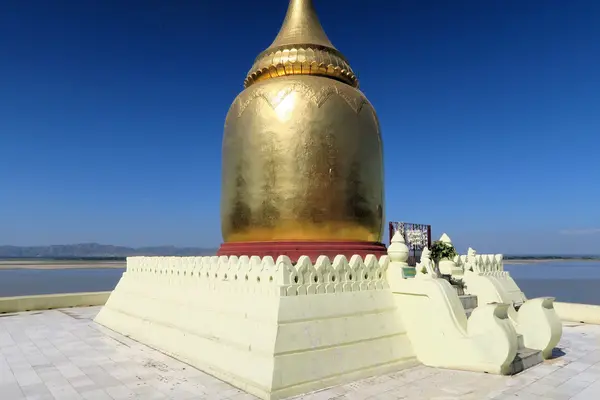 Pagode d'or Bu Paya à Old Bagan, Myanmar — Photo