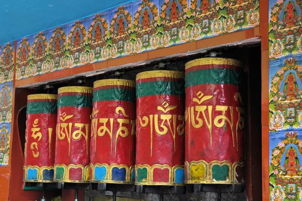 Prayer wheels in McLeod Ganj, Dharamsala, India. — Stock Photo, Image