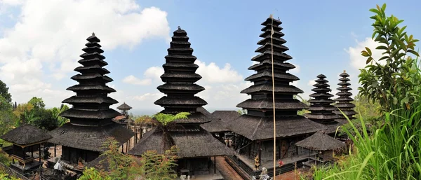 Le plus grand temple hindou Pura Besakih à Bali, Indonésie — Photo