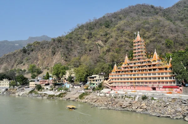 Tera Manzil Shiva Temple in Rishikesh, India — Stockfoto