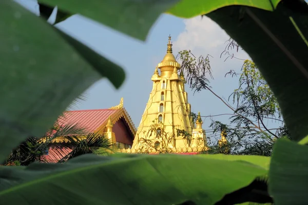 Stupa of Ngahtatkyi Pagoda Temple, Yangon — Stock Photo, Image