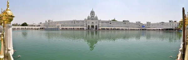 Sikhów. Święty złota świątynia w Amritsar, Pendżab, Indie — Zdjęcie stockowe