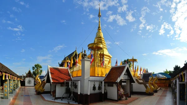 Wat Phra que Doi Kham temple bouddhiste — Photo