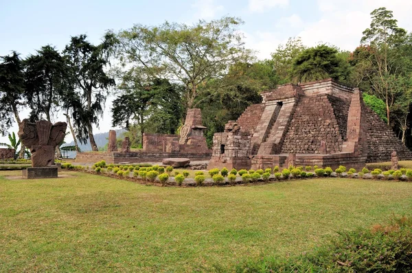 Candi sukuh hinduistischer Tempel in der Nähe von solokarta, java, Indonesien — Stockfoto