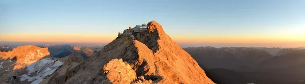 Zugspitze, najwyższy szczyt w niemieckich Alpach — Zdjęcie stockowe