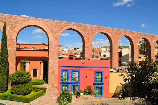 Spanish colonial aquaeduct in Zacatecas, Central Mexico — Stock Photo, Image