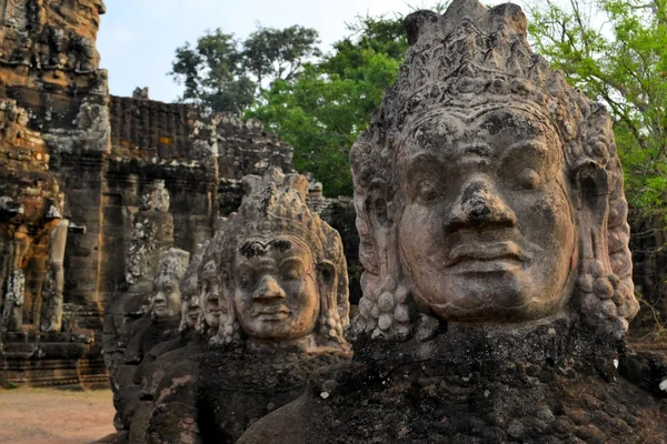 Wschodnia Brama Angkor Thom starożytnego miasta, Kambodża — Zdjęcie stockowe