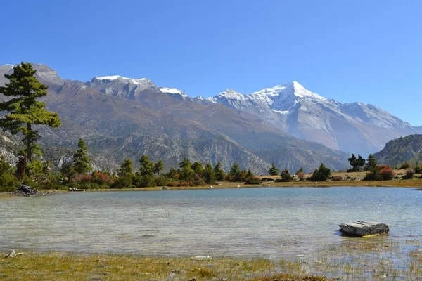 Landscape in Annapurna mountain range, Himalayas — Stock Photo, Image