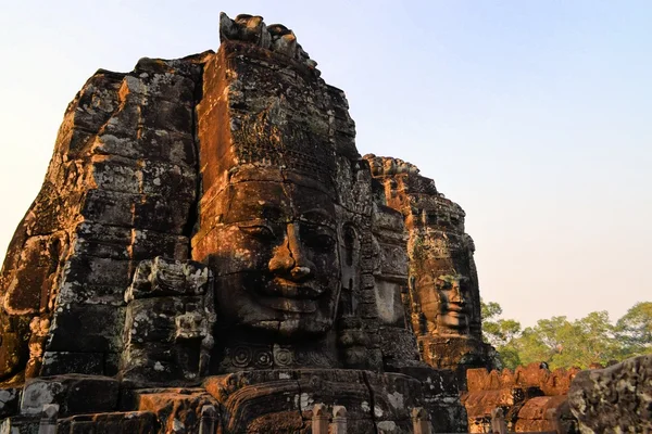 புத்தர் கல் முகங்கள், பையோன் கோயில், அங்கோர், கம்போடியா — ஸ்டாக் புகைப்படம்