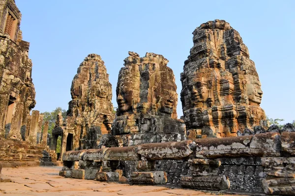 Budda kamienne twarze, Świątynia Bajon, Angkor w Kambodży — Zdjęcie stockowe