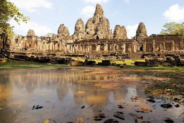 柬埔寨吴哥巴戎寺佛石面临 — 图库照片