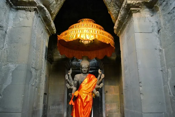 Antiguo altar budista, Angkor Wat, Camboya — Foto de Stock
