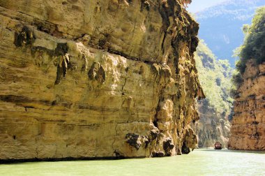 Çin Yangtze Nehri üzerinde tekne