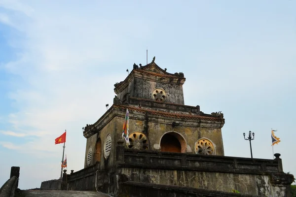 Сторожевая башня в Империал Сити в Хюэ, Вьетнам — стоковое фото