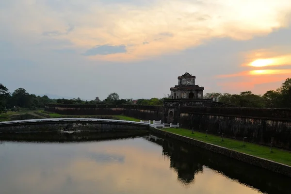 Wachturm in der Kaiserstadt im Farbton, Vietnam — Stockfoto