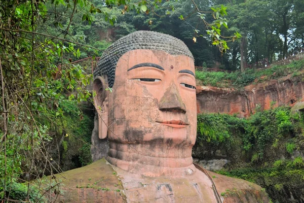 Il Buddha più grande del mondo a Leshan, Cina — Foto Stock