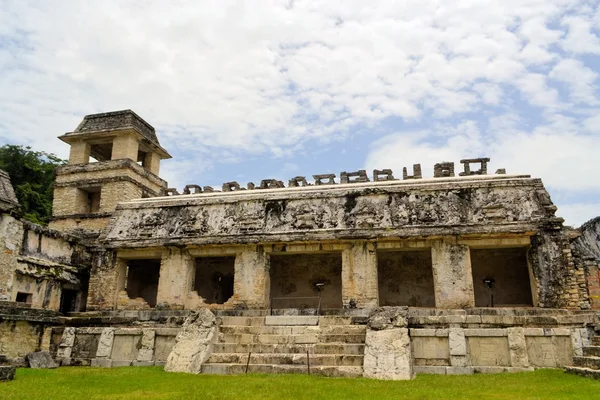 O palácio da antiga cidade maia Palenque — Fotografia de Stock