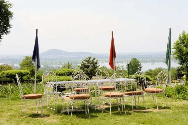 Chashme Shahi Garden Mughal garden in Srinagar — Stock Photo, Image