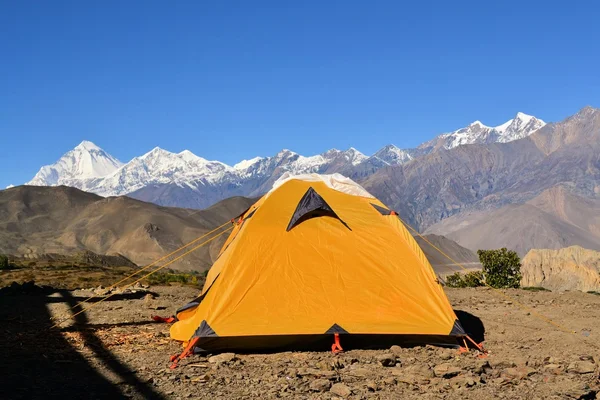 Camping tent sta je op Annapurna Trek, Nepal — Stockfoto