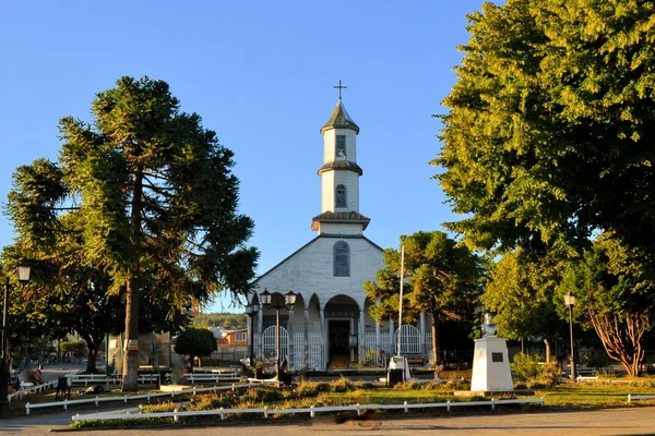 Storica chiesa in legno, costruita dai gesuiti, Chiloe, Cile — Foto Stock