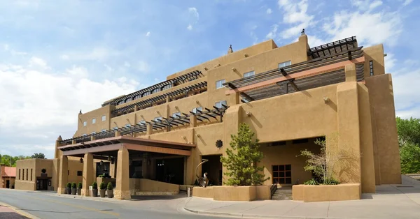 Adobe architecture style house in Sata Fe, New Mexico — Stock Photo, Image